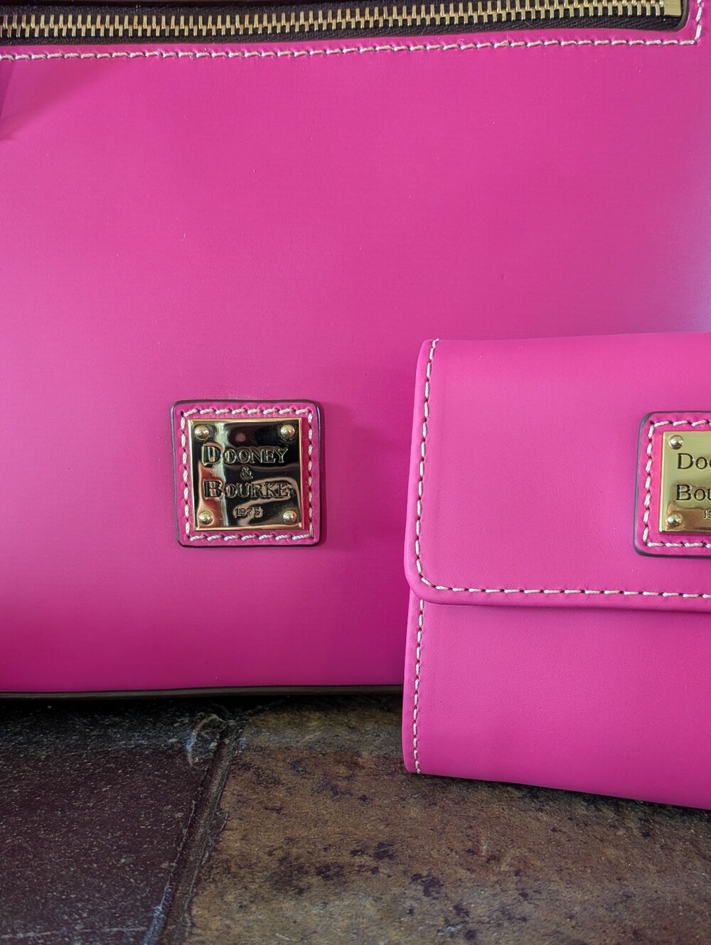 NWT! Dooney & Bourke Vachetta (Smooth Leather) Beacon Tote & Wallet in MAGENTA - Picture 6 of 16